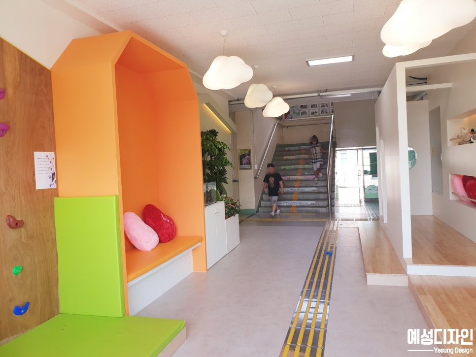 여주 능서 초등학교 현관